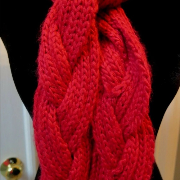 NWT Old Navy Sweater Knit Scarf with Tassles - Picture 4 of 7